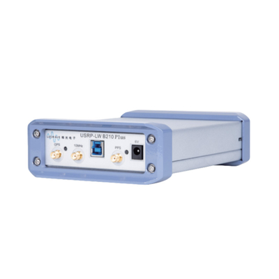 USRP-LW B210 Plus. ArtixTM 7 200T FPGA, 70MHz-6GHz gamma di frequenza, 56MHz larghezza di banda, 2T2R, USRP SDR