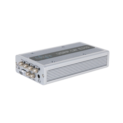 Ettus USRP E310 Compatibile con 2 canali TX/RX AD9361 RF 70MHz-6 GHz 56 MHz BW Ogni 1 × 10/100/1000 BASE-T Ethernet 2 × Ports USB USRP Software Defined Radio Device